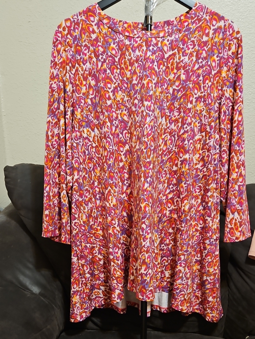 LOGO by Lori Goldstein Pink and Orange Abstract Print Tunic Blouse With Pockets